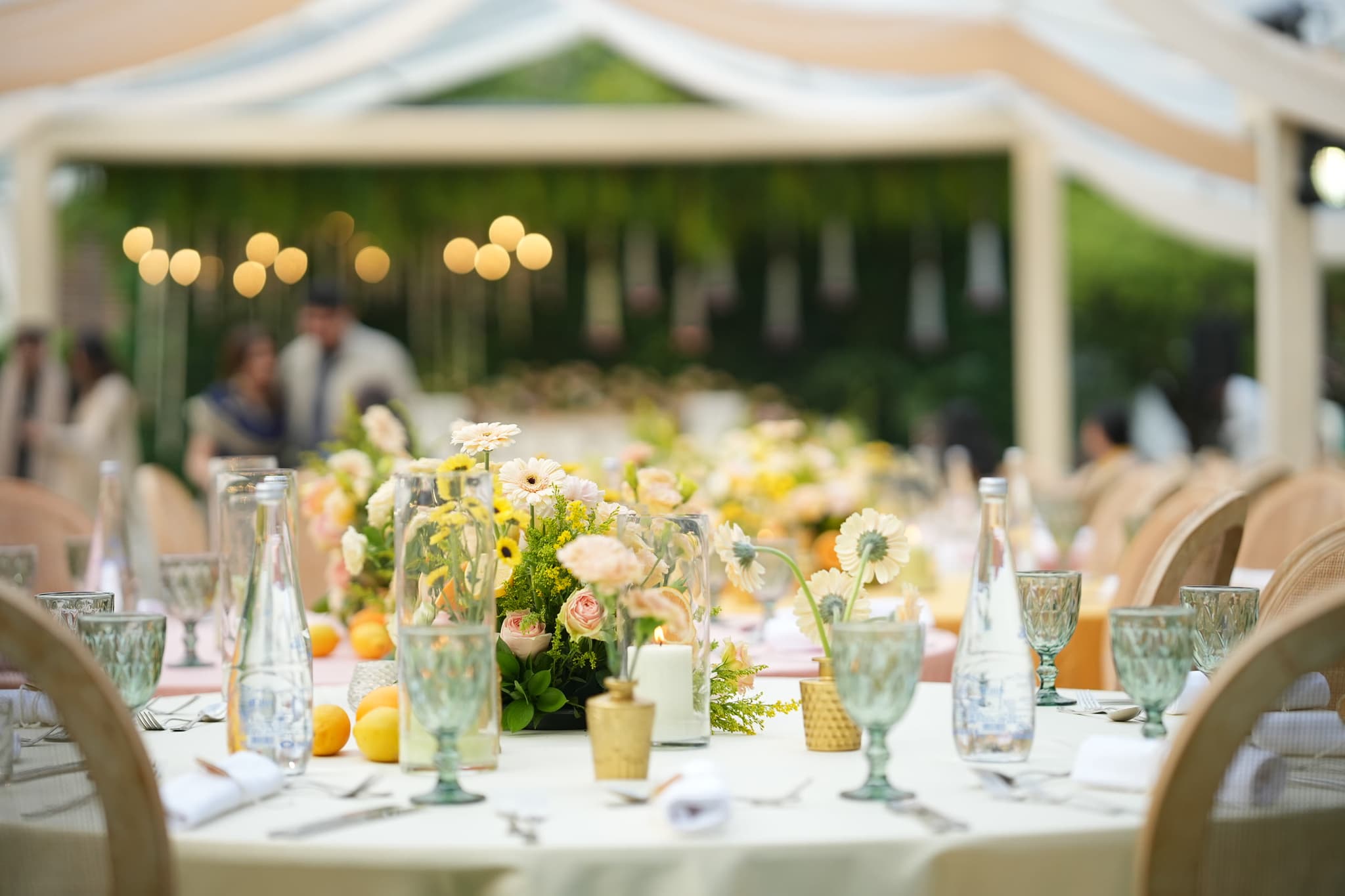 Table styling and floral detail